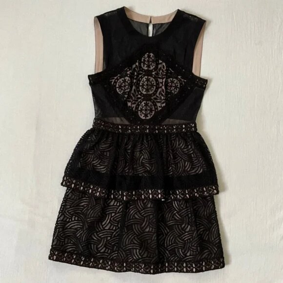 BCBG MAXAZRIA Joselyn Peplum Lace Dress Size 2 Black - Picture 1 of 11